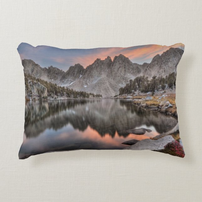 Almofada Decorativa Reflexões dos pináculos de Kearsarge da noite (Frente)