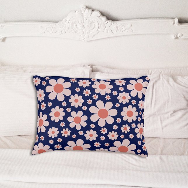 Almofada Decorativa Retro Groovy Daisy Pattery Marinho Azul Laranja (Retro 70s daisy pattern navy blue and orange groovy hippie boho pillow)