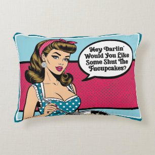 Almofada Decorativa Retro Pinup_ Ei Darlin