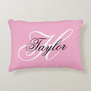 Almofada Decorativa Rico preto e branco, monograma cor-de-rosa