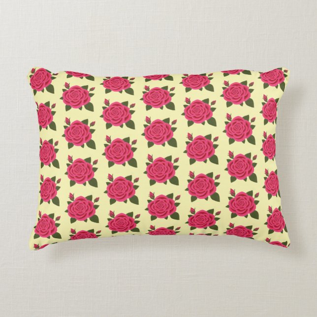 Almofada Decorativa Rosa com Botões Amarelo Pálido (Frente)