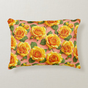 Almofada Decorativa Rosas amarelas em um fundo rosa