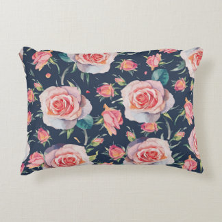 Almofada Decorativa Rosas e Rosebuds: Floral Sem Costura.
