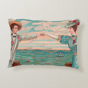 Almofada Decorativa Roupa de Casamento no Oceano de Amor na Praia Vito