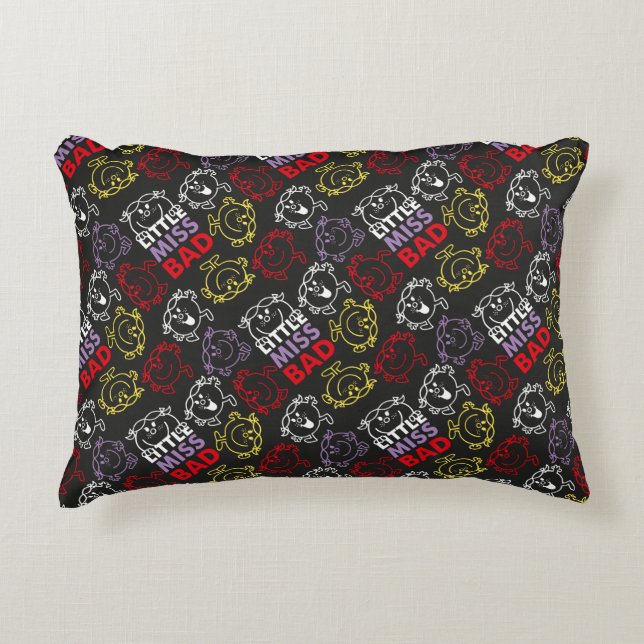 Almofada Decorativa Senhorita Ruim | Padrão Preto, Vermelho e Amarelo (Frente)