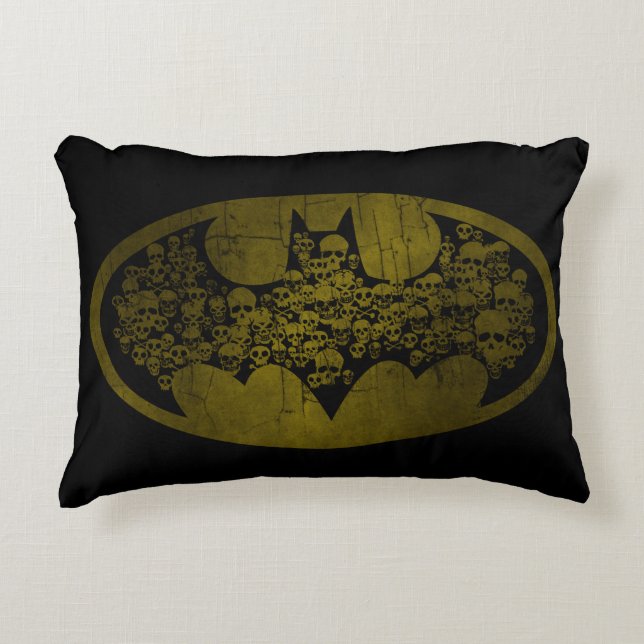 Almofada Decorativa Símbolo Batman | Crânios no logotipo Bat (Frente)