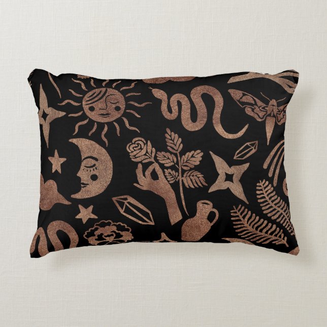 Almofada Decorativa Símbolos místicos: cobra, sol, lua. (Frente)