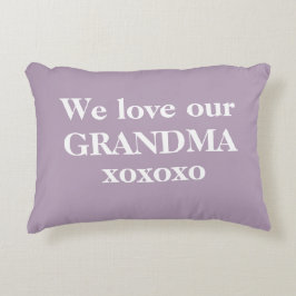Almofada Decorativa Simples Lavanda e Branco 'Nós amamos nossa avó'