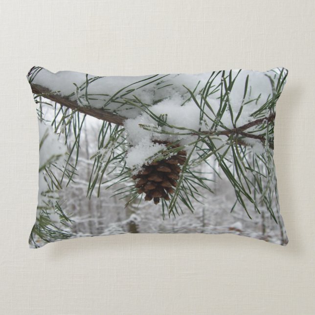 Almofada Decorativa Snowy Pine Branch Winter Nature Fotografia (Frente)