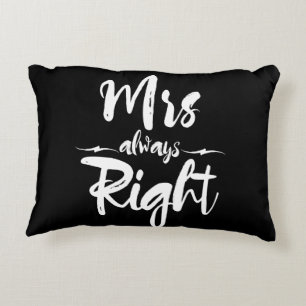 Almofada Decorativa Sra. Sempre Direito Tipografia preto e branco
