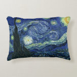 Almofada Decorativa Starry Night Vincent van Gogh Fine Art Painting<br><div class="desc">Vincent van Gogh (holandês, 1853 - 1890) Starry Night, 1889, Oil on canvas Unframed: 73 × 92 cm (28, 7 × 36, 2 pol) Esta pintura mostra a vista da janela virada para leste da sala de asilo de Van Gogh na Santo-Rémy-de-Provence Ele acrescentou uma vila idealizada. Está na coleção...</div>