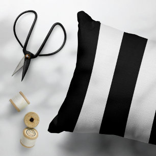 Almofada Decorativa Stripes Negras e Brancas, Padrões Strike, Linhas