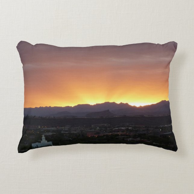 Almofada Decorativa Sunrise sobre Ruas. George Utah Landscape (Frente)