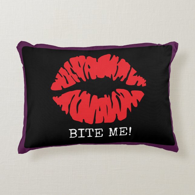 Almofada Decorativa Travesseiro de Ênfase Bite Me (Frente)