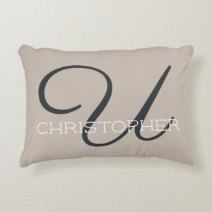 Almofada Decorativa U Calligraphy Inicial Nome Bege Taupe Neutro Chiqu