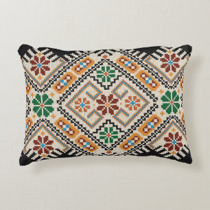 Almofada Decorativa Ucraniano Cross-Stitch: Padrão Étnico Feito À Mão.