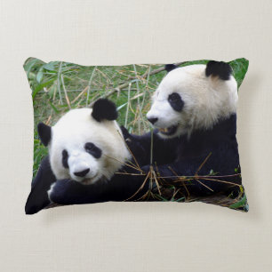 Almofada Decorativa Ursos-gigantes comendo bambu e tocando (engraçado