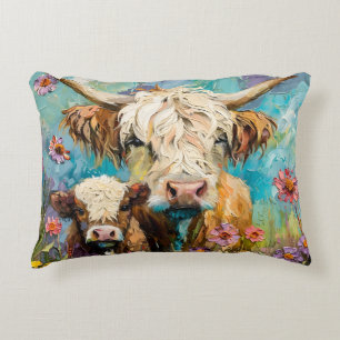 Almofada Decorativa Vaca e vitelo de terras altas, de cor branca, num