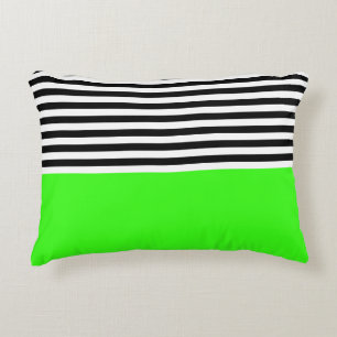 Almofada Decorativa Verde neon com riscas brancas e pretas