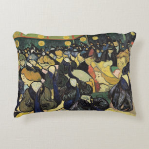 Almofada Decorativa Vincent van Gogh a dança salão em Arles, 1888