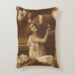 Almofada Decorativa Vintage Lovers, Love Romance Música Romântica<br><div class="desc">Fotografia Vintage sepia apresentando uma imagem de amor e romance apresentando recém-casados se abraçando e se abraçando junto ao piano ouvindo música.</div>