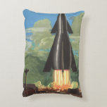 Almofada Decorativa Vintage Science Fiction, Rocket Bduradouro fora da<br><div class="desc">Ilustração de safra futurista e planetas Imagem de ficção científica apresentando uma espaçonave que sai da terra. Um 50 de quadrinhos retrô clássico e design de ficção científica de transporte.</div>