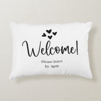 Almofada Decorativa Welcome - Please leave by 9pm