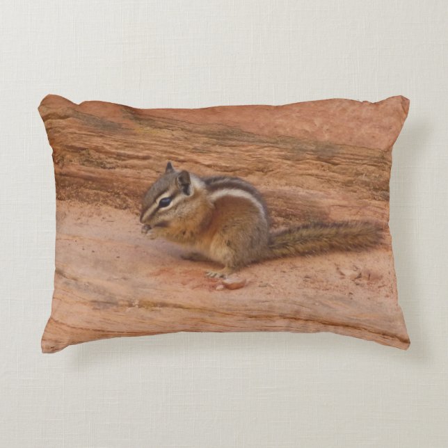 Almofada Decorativa Zion Chipmunk em Rochas Vermelhas (Frente)