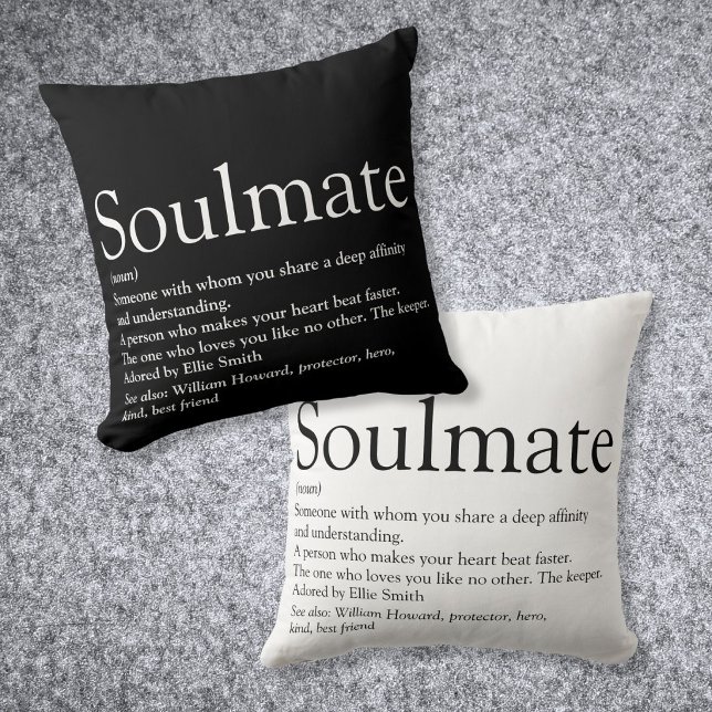 Almofada Definição de Alma Gêmea Preto e Branco Divertido (Soulmate Definition Black and White Fun Throw Pillow)