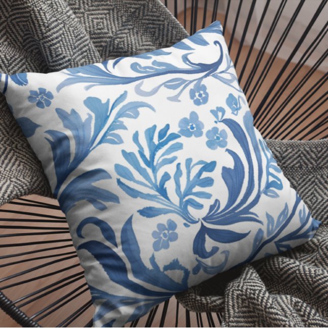 Almofada Desenho Floral Azul e Branco | Padrão Chinoiserie (Criador carregado)