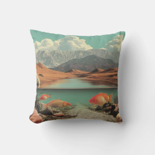 Almofada Deserto e Lago Surreal com Peixes Dourados