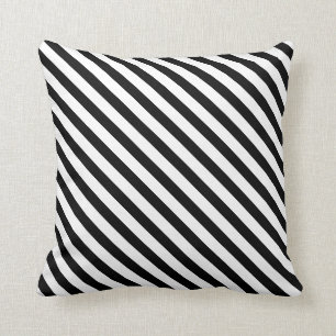 Almofada Design de faixas diagonais brancas pretas