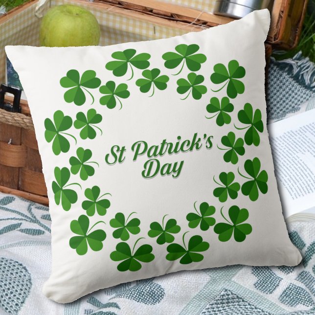 Almofada Dia de São Patrício Trevo Verde de Clover (Criador carregado)