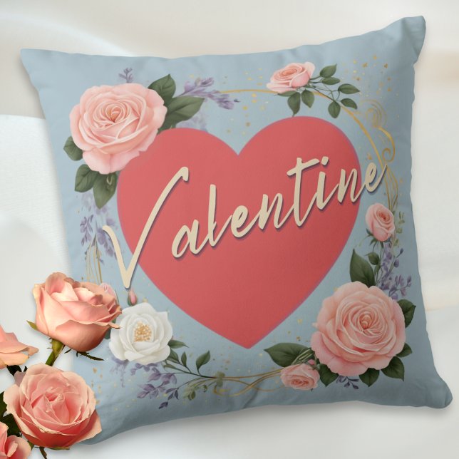 Almofada Dia dos Namorados Flores Rosa Bonito Personalizado (An elegant throw pillow for Valentine's Day, with love heart, pink roses and custom text on the back)