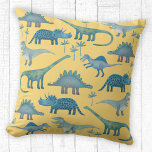 Almofada Dinossauros Amarelo<br><div class="desc">Pintura de dinossauros azuis,  Tyrannosaurus rex,  Spinosaurus,  Stegosaurus,  Diplodocus e Tricerátopos sobre fundo amarelo-sol. Eek!</div>