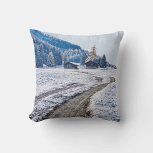 Almofada Dirt Road in the Snow Ground, Alpes Europeus