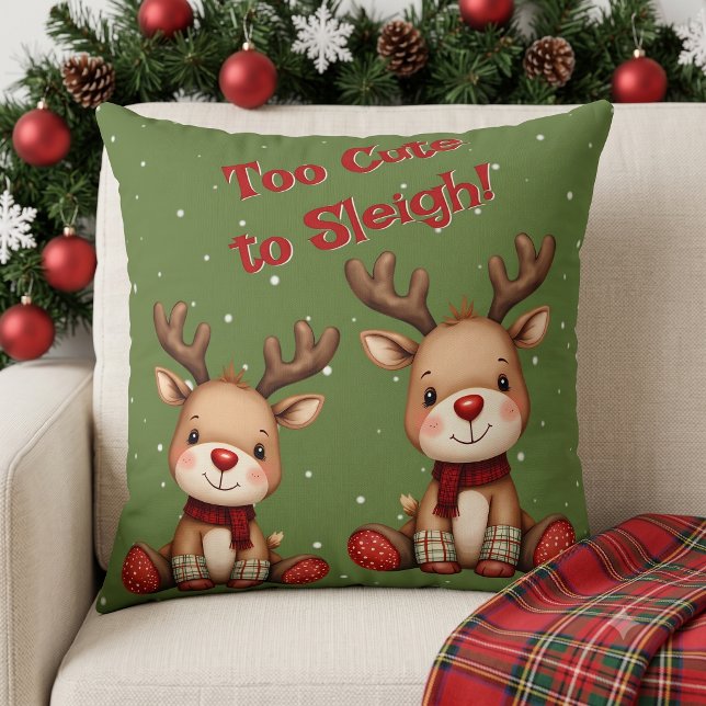 Almofada Doce Par de Rena na Neve de Férias (Sweet Reindeer Pair in Holiday Snowfall Throw Pillow)