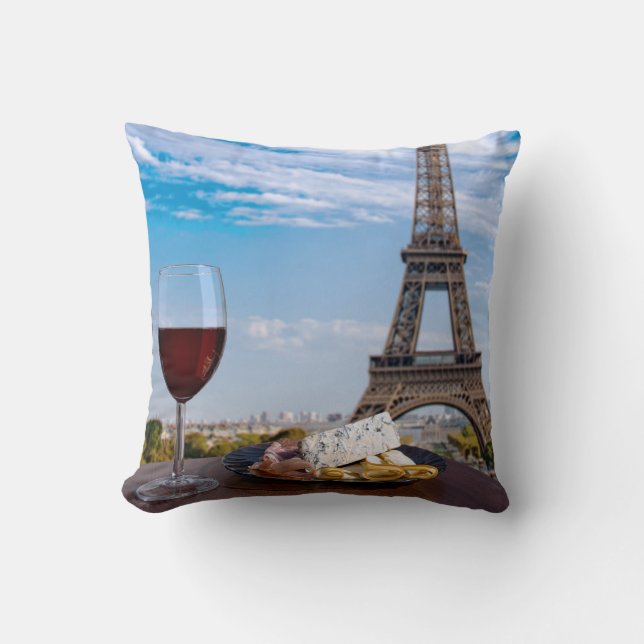 Almofada Dois copos de vinho no café em Paris (Frente)
