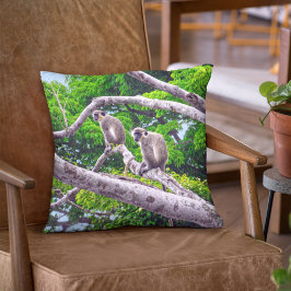Almofada Dois Macacos Verdes Sentados Em Travesseiro decora