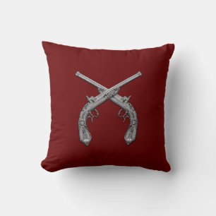 Almofada Dueling Antique Guns Maroon