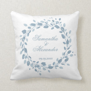 Almofada Dusty Blue Elegant Floral Wreath Wedding Script