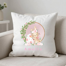 Almofada Easter Bunny at Garden Personalized Throw Pillow