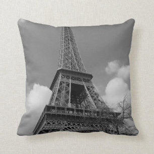 Almofada Eiffel nebuloso em preto e branco, 2015