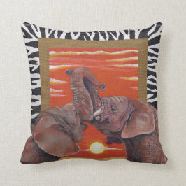 Almofada Elefantes africanos no por do sol do amor com