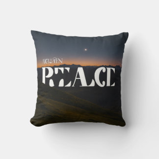 Almofada "Elegância Abstrato: Fusão de forma e cor