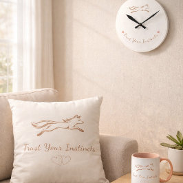 Almofada Elegant Running Fox "Trust Your Instincts" Minimal