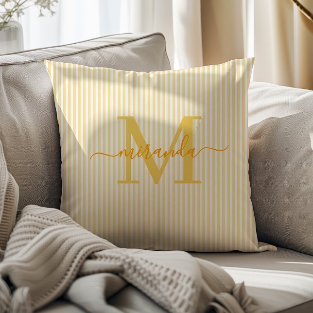 Almofada Elegant Yellow & White Stripes Monogram Name (Criador carregado)