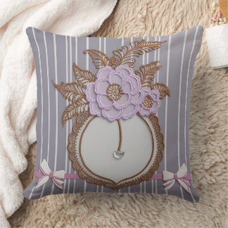 Almofada Elegante Flor de Lavanda em Renda e Listras