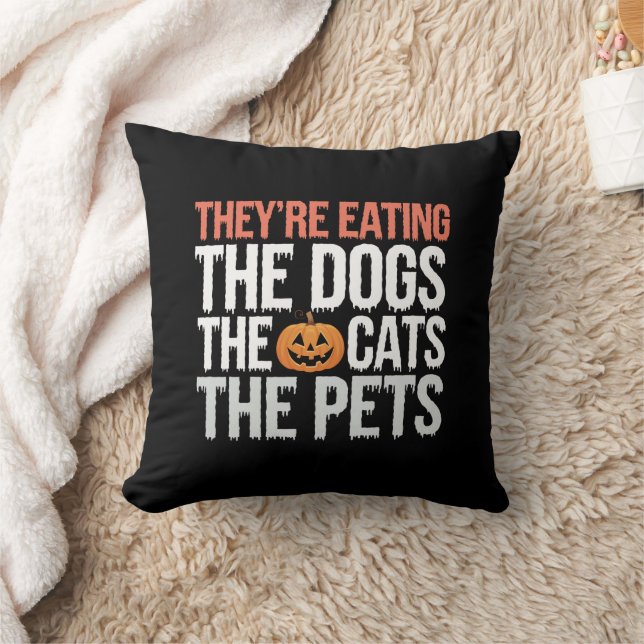 Almofada Eles Estão Comendo Os Cães Os Gatos Os Animais de  (Cobertor)