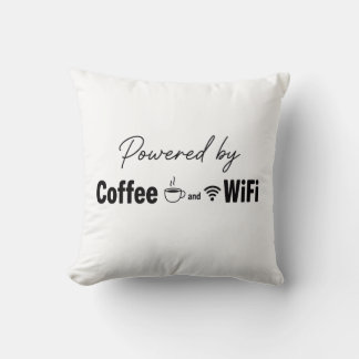almofada engraçada com a frase motivada por café e